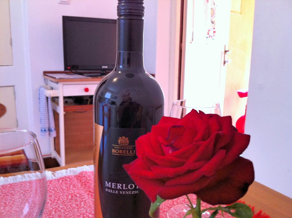 Rose Apartment